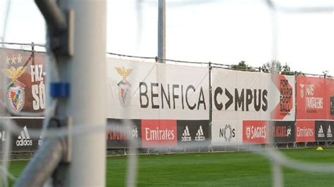 B­e­n­f­i­c­a­­d­a­ ­1­7­ ­k­o­r­o­n­a­v­i­r­ü­s­ ­v­a­k­a­s­ı­